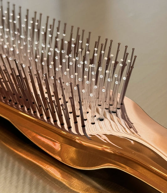 【OotM Supporter】S-HEART-S World Premium Scalp Brush – Japanese Luxury Salon‑Grade Long Handle Model